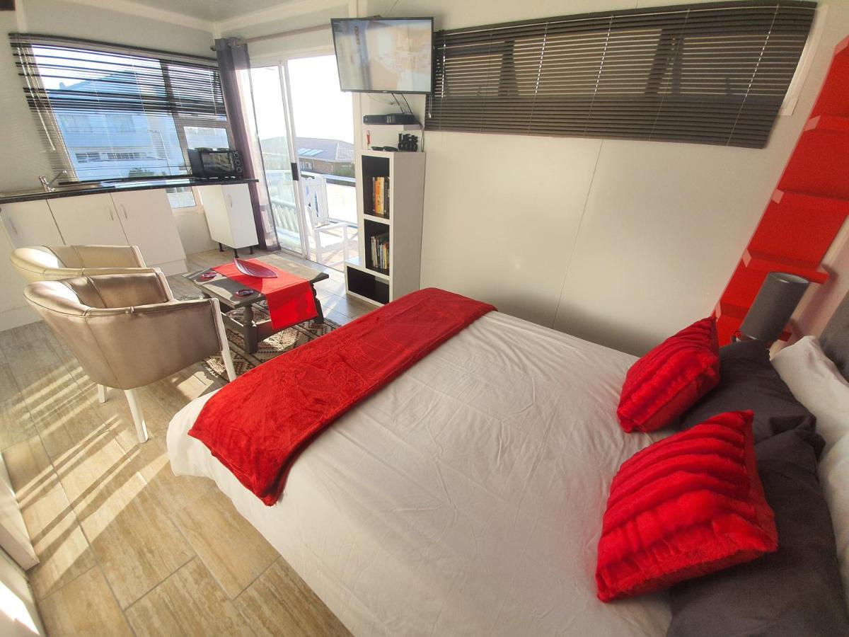 Atlantic Studio - Compact Unit With Sea Views Melkbosstrand Esterno foto